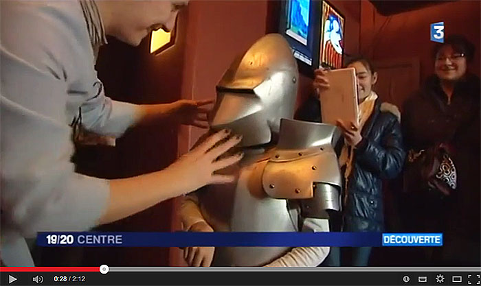 France 3 Centre. Découverte des costumes du XVème siècle au château de Langeais.