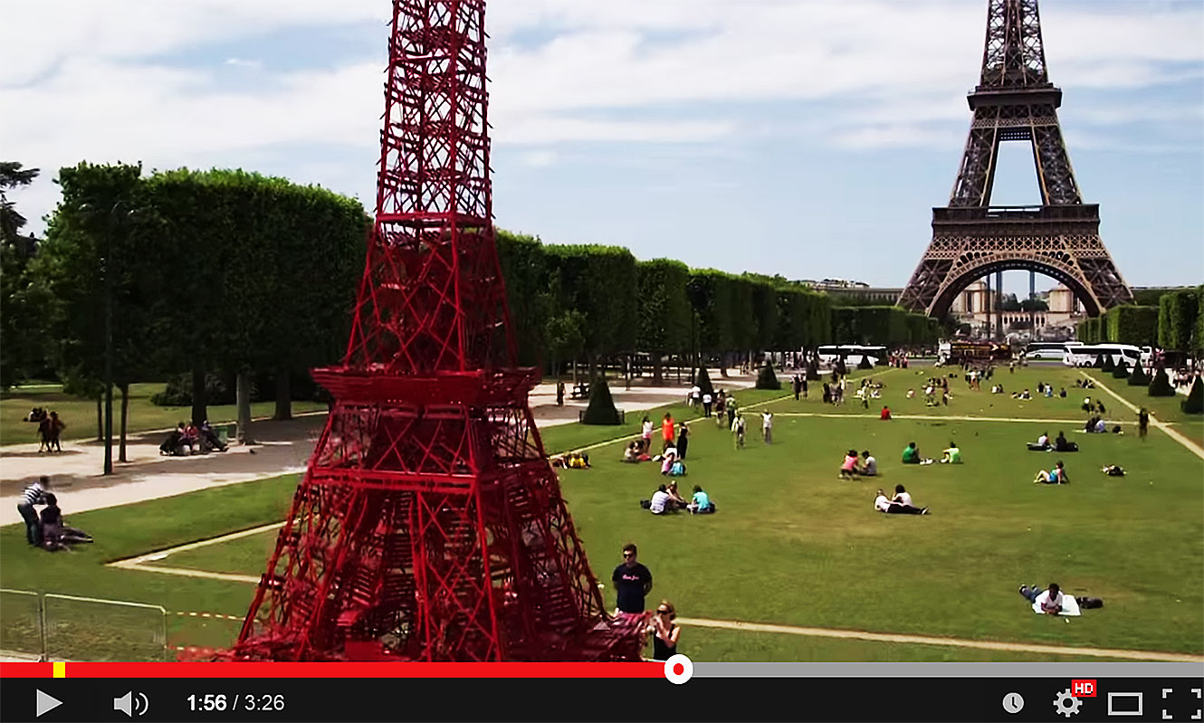 125 ans Bistro Fermob : Fabrication de la tour Eiffel Bistro.