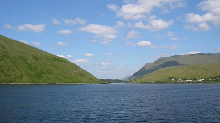 Tourné vers l'océan Atlantique, Killary Harbour se trouve au cœur du Connemara.
