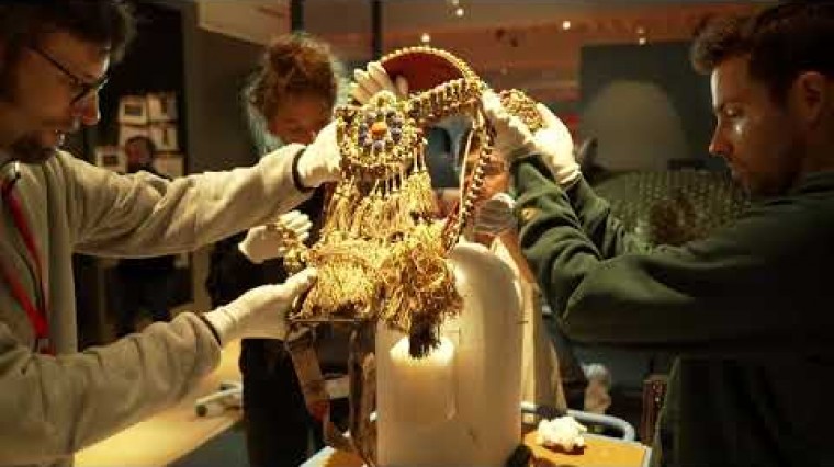 Plus de 200 objets qui ont permis aux militaires d’affirmer leur identité, leur autorité et leur proximité avec le pouvoir.