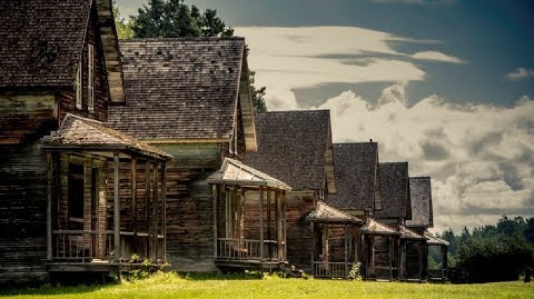 Préparez-vous à reculer d’un siècle... au temps des premiers moulins à pâte du Québec.