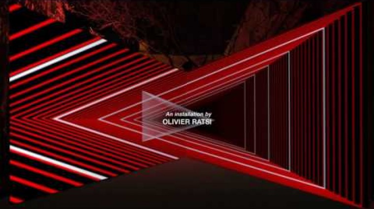 Onion Skin: Installation audiovisuelle immersive (bois, peinture, double projection vidéo et son 5.1.