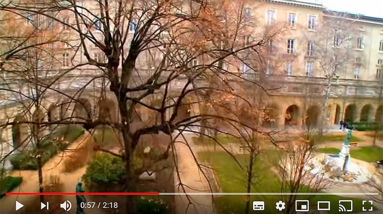 Situé dans une ancienne abbaye du 17e siècle, le musée des Beaux-Arts de Lyon offre à ses visiteurs un parcours exceptionnel à travers 5 000 ans d'art et d'histoire.
